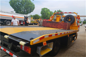 平罗附近拖车电话号码服务